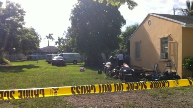 PHOTO: The body of a woman was found on an empty lot in Homestead, Fla.