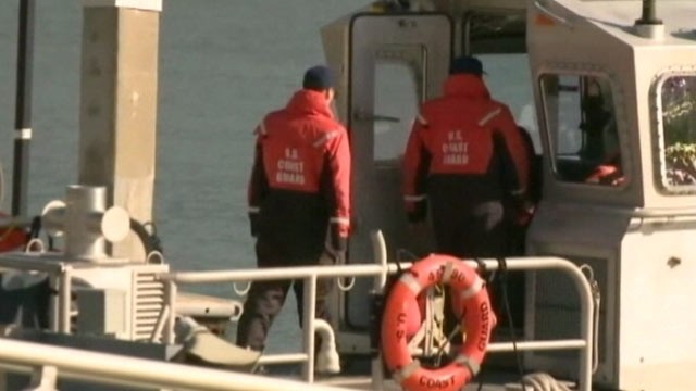 PHOTO: The US Coast Guard continues its search for a family of four whose boat sank near Pillar Point, just south of San Francisco, Calif.