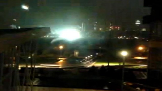 VIDEO: Parts of lower Manhattan lose power after explosion at power station.