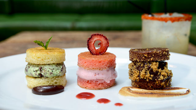 PHOTO: Delicatessan in New York City offers a dish of three bite-sized ice cream sandwiches, featured at their New York City Location, July 30, 2012.