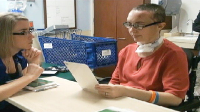 PHOTO: Rep. Gabrielle Giffords music therapy