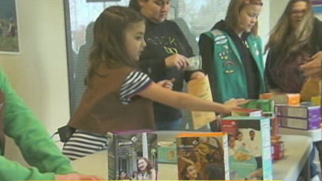 PHOTO: Two Oregon Girl Scout troops held an emergency sale after being apparently hoaxed into believing they had made a massive corporate cookie sale for 500 cases of cookies.