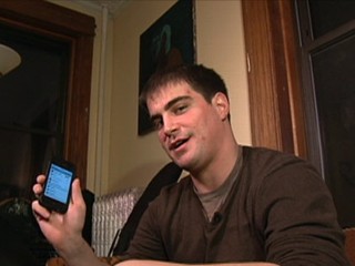 Man Sets Online Dating Honey Trap to Recover iPhone