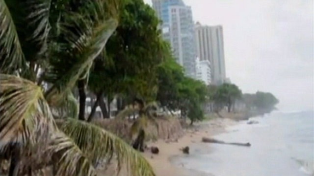 Tropical Storm Isaac sees little change in intensity, forecast path