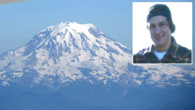 PHOTO: Derek Tyndall, inset, and snowboarder, Thomas Dale, are reportedly stranded on Mt. Ranier awaiting rescue.