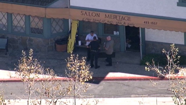 FOTO: La policía de Seal Beach, California, informe 6 personas murieron en un tiroteo, 12 de octubre de 2011.