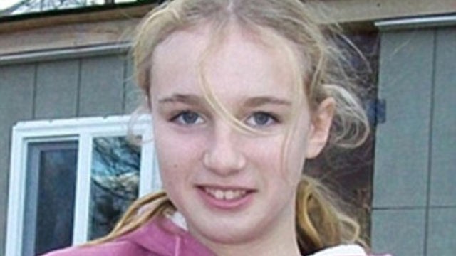 PHOTO Connecticut police with the help of the FBI are knocking on doors, combing the woods with dogs and searching by air for missing 12-year-old Isabella Oleschuk.