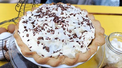 PHOTO: Jalene's "Mary & Ethel" Custard Caramel Pie