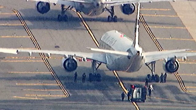 PHOTO: Two Planes at New York's JFK Airport Searched After Phone Threat