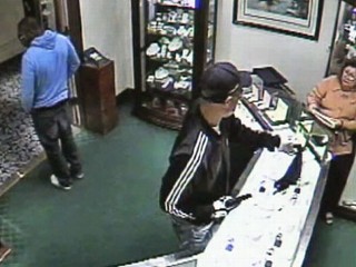 Armed Jewelry Heist Caught On Tape