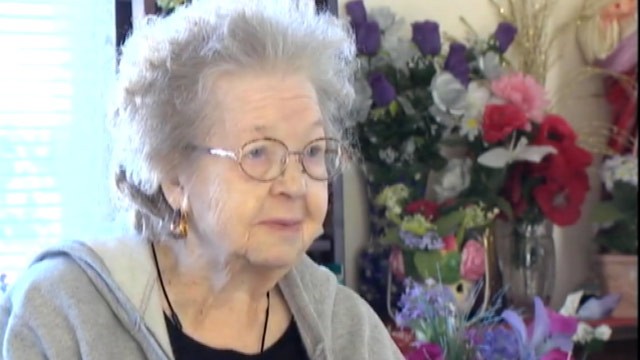 PHOTO: Elsie Smith, a 91-year-old widow from Arlington, Wash. is selling all of her belongings so she can pay for the funeral of her late husband.