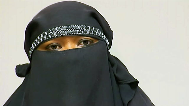 PHOTO: La Fleur Mohamed, claims she was turned away from Chevron for not removing her face veil.