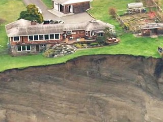 Washington Landslide Forces Evacuations