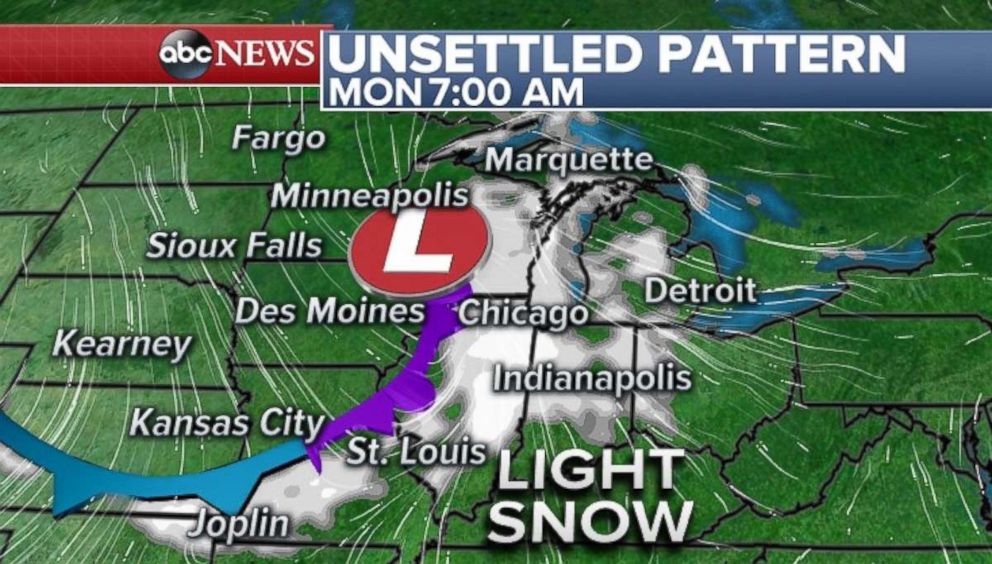 PHOTO: Light slow is heading toward the Chicago area.