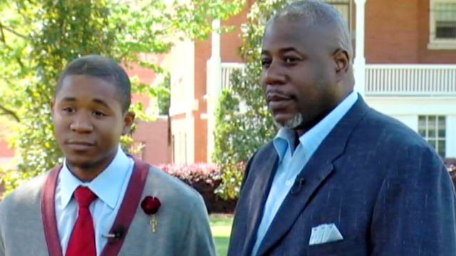 PHOTO: Dorian Joyner Sr. and his son Dorian Joyner Jr. are set to graduate together from Morehouse College in Atlanta, Ga., on May 19, 2013.