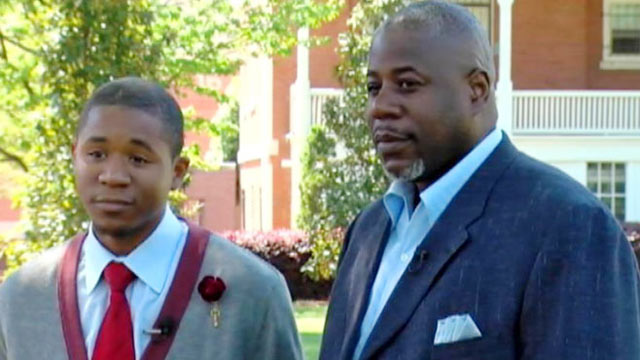 PHOTO: Dorian Joyner Sr. and his son Dorian Joyner Jr. are set to graduate together from Morehouse College in Atlanta, Ga., on May 19, 2013.