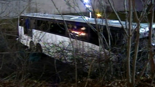 PHOTO: A luxury bus careened into an embankment on the New Jersey Turnpike.