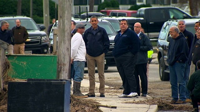 PHOTO: President Barack Obama and N.J. Gov. Chris Christie tour storm damage, Oct. 31, 2012.