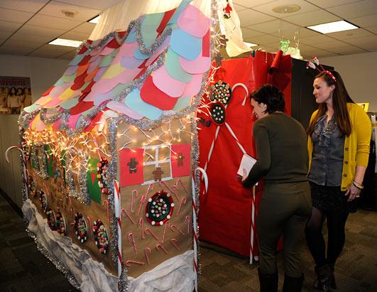 Office Christmas Decorating Contest Photograph | ... competi