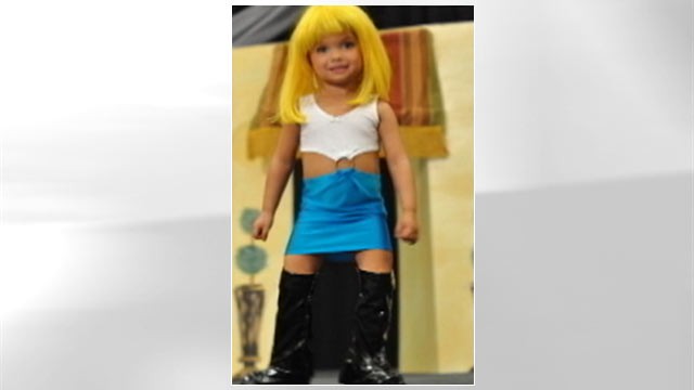PHOTO:&nbsp;3-yr old Paisley Dickey performs in her "Pretty Woman" prostitute outfit.