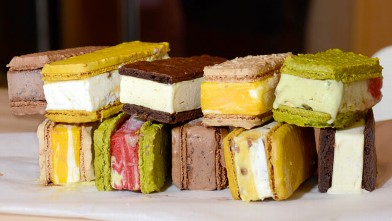 PHOTO: Francois Payard Bakery has a selection of macaroon ice cream sandwiches, seen here at the New York City location, July 27, 2012.