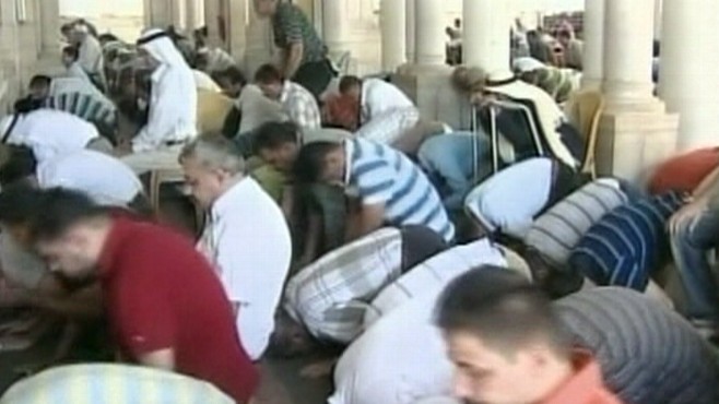 Video: Muslims prepare to celebrate Ramadan.