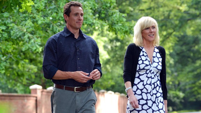 PHOTO: Rielle Hunter, John Edwards' former mistress, talks to ABC News' Chris Cuomo for an interview that will air on ABC News.