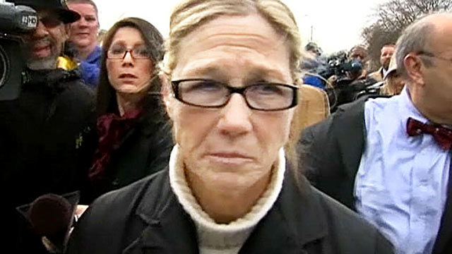 PHOTO: Rita Crundwell, former comptroller for Dixon, Ill., leaves court in Rockford, Ill., Nov. 14, 2012.