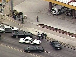 PHOTO  7 teens shot about a block from Detroit school; 2 in critical condition