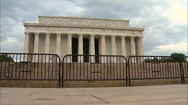 VIDEO: The closure of the Statue of Liberty, National Zoo resulted in a number of unlucky tourists.