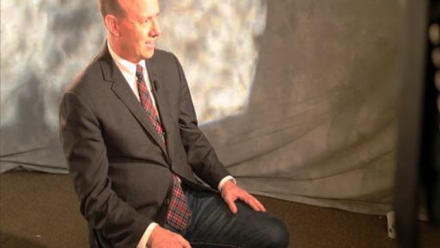 PHOTO: Sam Sifton from the New York Times visits ABC Studios to discuss Thanksgiving Dinner preparations.