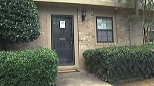 ePhoto: Anti-Government Sovereign Citizens Taking Foreclosed Homes Using Phony Deeds, Authorities Say: Georgia Officials, FBI Are Pursuing Anti-Government Citizens Squatting in Bank-Owned Homes