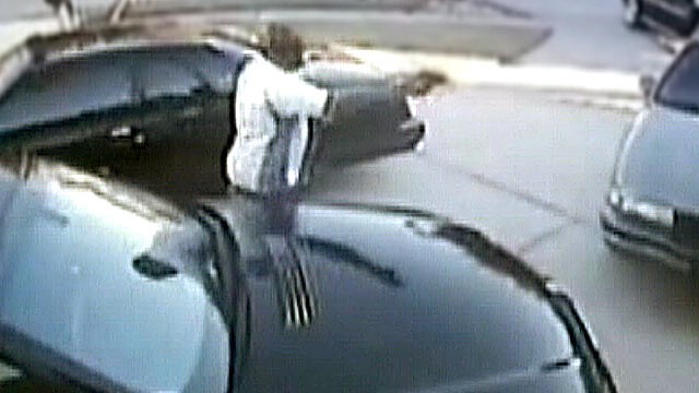 PHOTO: Orlando prosecutors are facing a retired police officer and his family, who say that he accidentally fired his gun after his 22-year-old son jumped him during an argument.