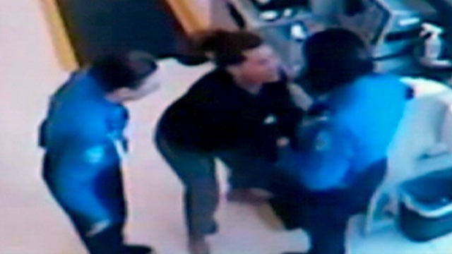 PHOTO: A Florida woman claims she grabbed a TSA agent after another agent touched her.
