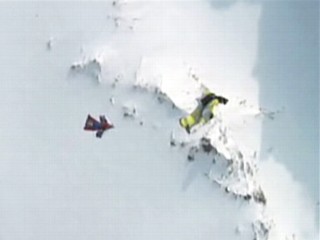 Skydiver Survives 6,000-ft Fall
