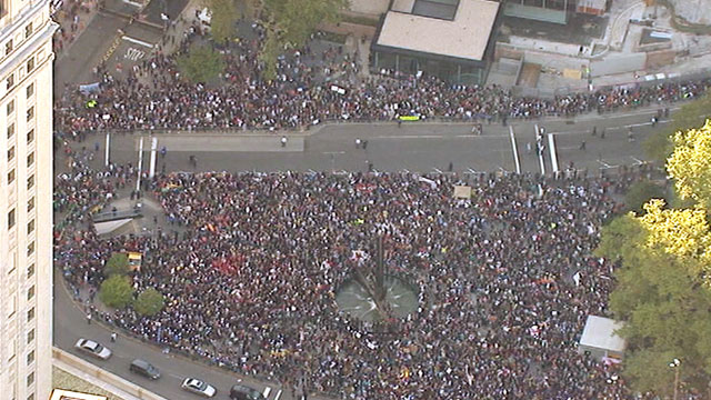 PHOTO: An aerial view of the Occupy Wall Street march shows the crowds have grown larger, Oct. 5, 2011.