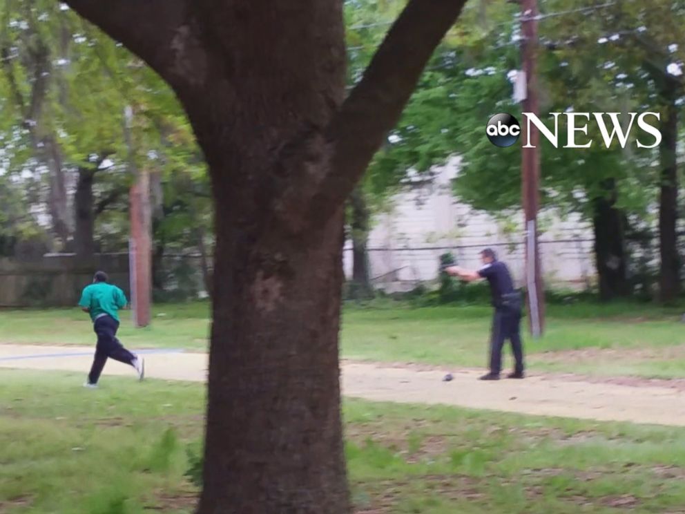 PHOTO: Video obtained by ABC News appears to show Officer Michael Slager shooting Walter Scott after a traffic stop in North Charleston, S.C. on April 4, 2015.