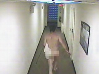 Cops: Naked Robber Is Embarrassed