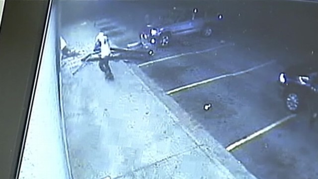VIDEO: Atlanta police investigate smash-and-grab burglary of hair extensions.