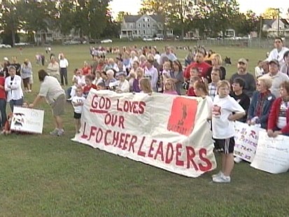 Video: Tenn. high school cheerleaders upset over bible verse ban.