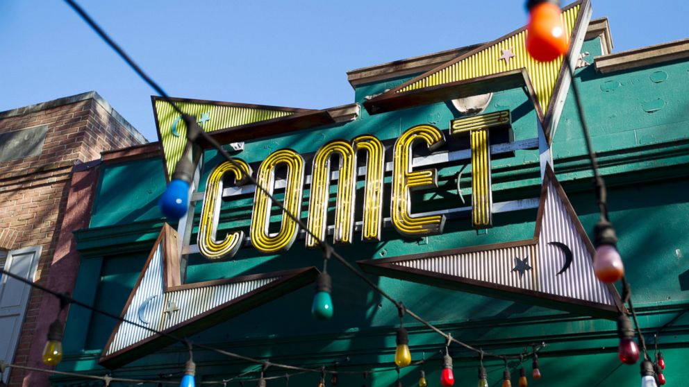 'Pizzagate' gunman pleads guilty to two charges