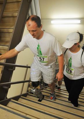 Zac Vawter Climbs Willis Tower
