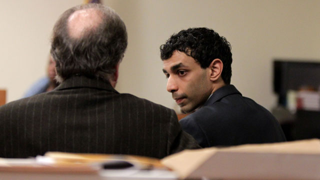 PHOTO: Defense attorney Steven Altman talks with Dharun Ravi during a break in his trial at the Middlesex County Courthouse, Feb. 29, 2012 in New Brunswick, N.J.
