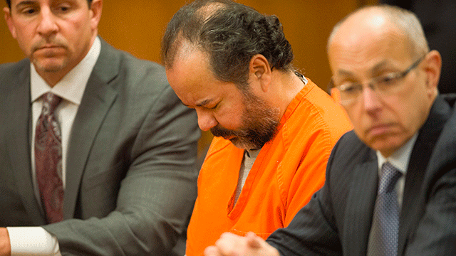 PHOTO: Ariel Castro, center, sits before a judge with his defense attorneys, Craig Weintraub, left, and Jaye Schlachet during a pretrial hearing, June 19, 2013, in Cleveland, Ohio.