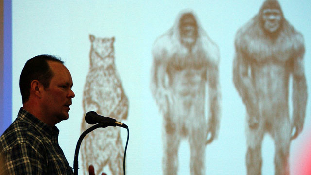 PHOTO: Daryl Colyer, lead field researcher for the Texas Bigfoot Research Center, delivers the kickoff presentation, Oct. 15, 2005, at the Texas Bigfoot Conference in Jefferson, Texas.