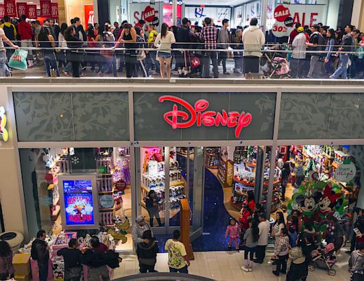 Black Friday Shoppers Hit Stores