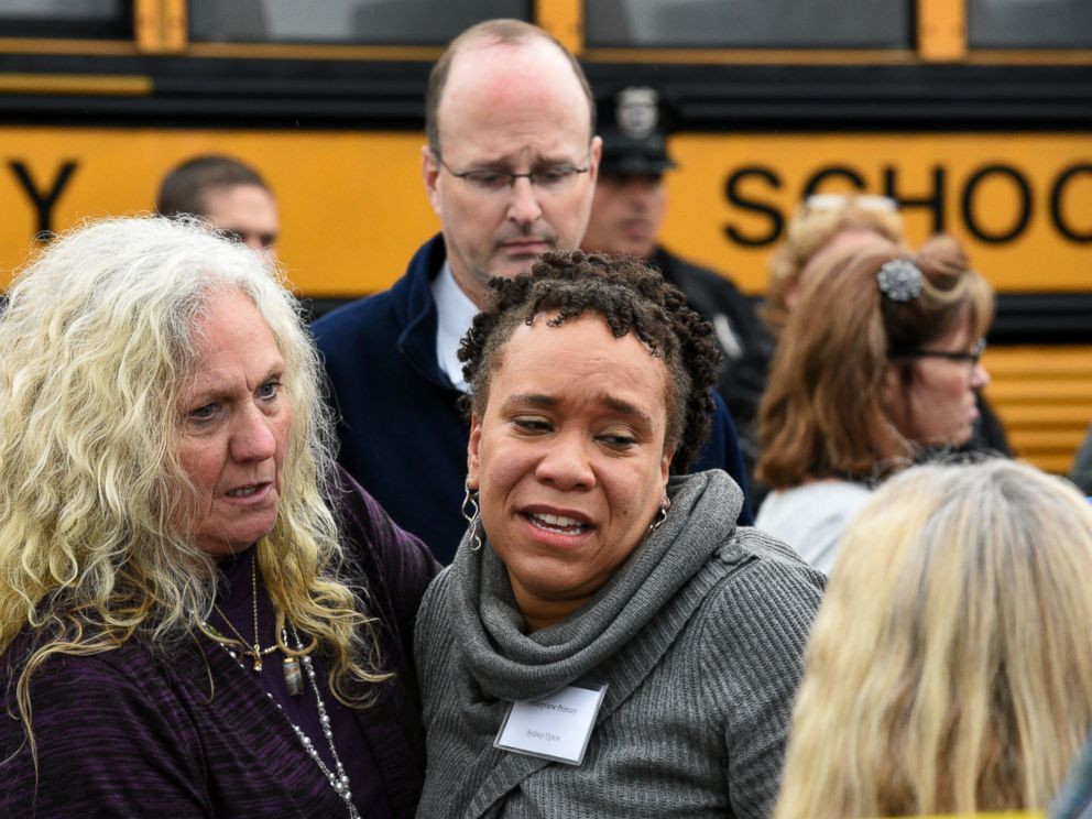 PHOTO: Police rope off the scene of an accident involving two school buses in Knoxville, Dec. 2, 2014.
