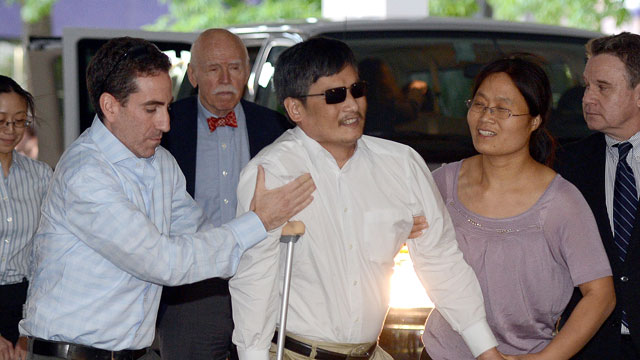 PHOTO: Blind Chinese legal activist Chen Guangcheng arrives at Washington Square Village on the campus of New York University, May 19, 2012.
