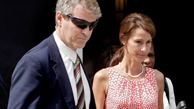 Wife of former aide says John Edwards approved deposits