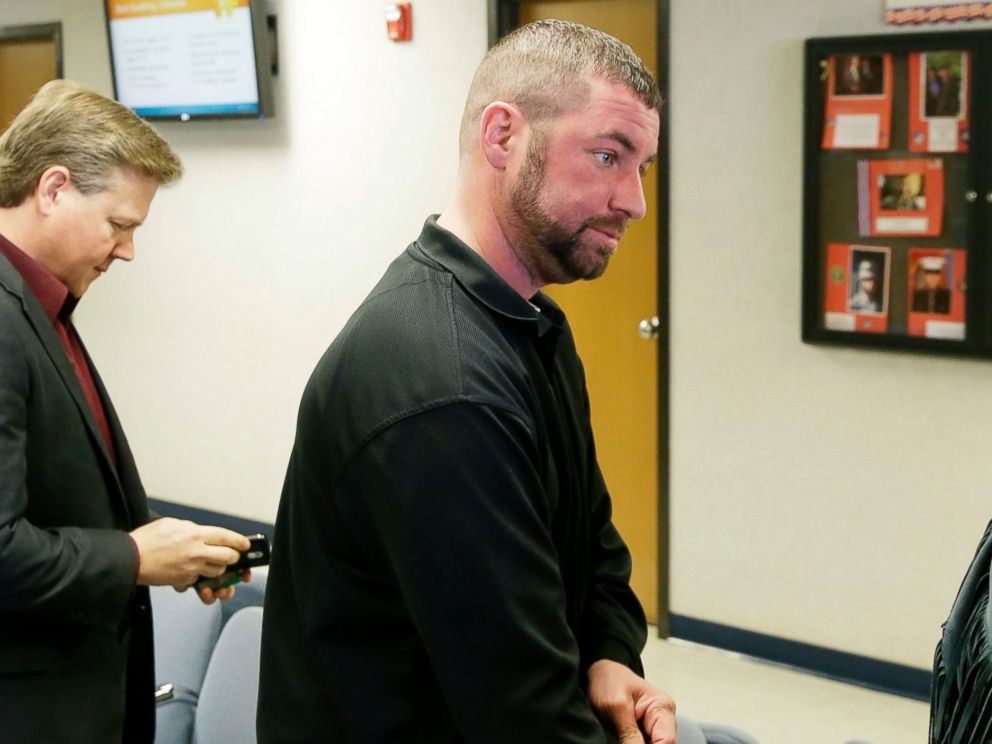 PHOTO: Tim McLaughlin, center, father of Isaiah McLaughlin who was involved in a 2013 drunk driving accident caused by Ethan Couch, arrives for a juvenile court hearing for Couch in Fort Worth, Texas, Jan. 29, 2016.